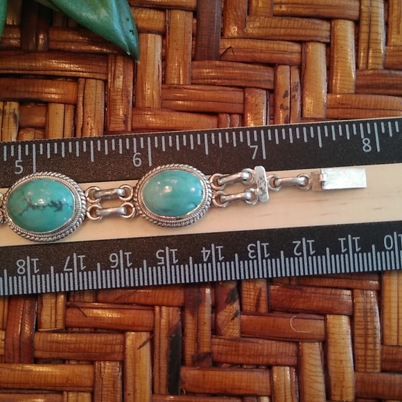 NEVADA TURQUOISE LINE BRACELET - Picture 7 of 7